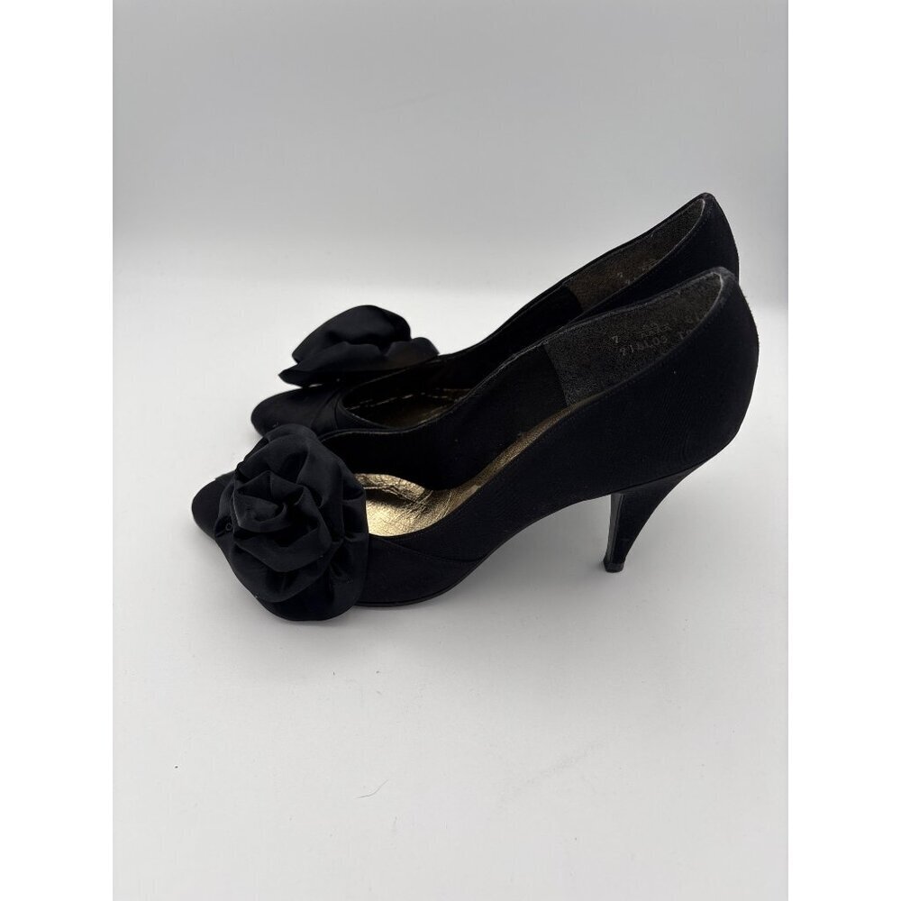 Life Stride Black Heels with Floral Accent - Picture 4 of 7